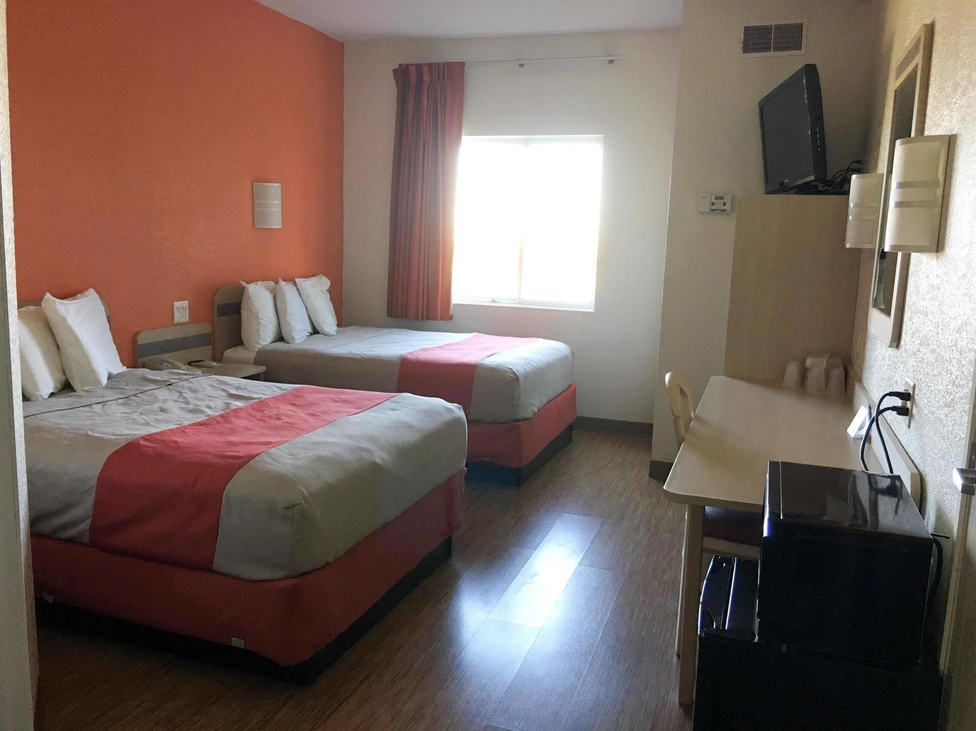 Motel 6-Minonk, Il Buitenkant foto